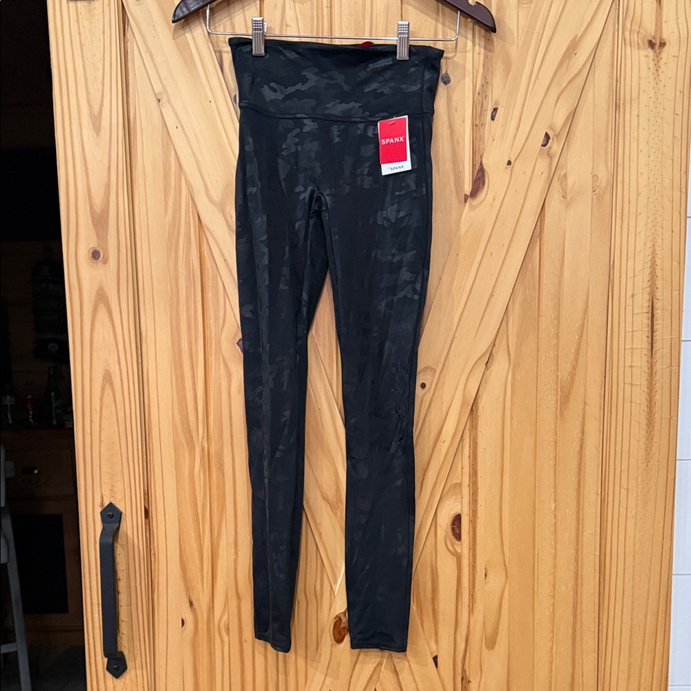 SPANX Dark Camo Leggings
